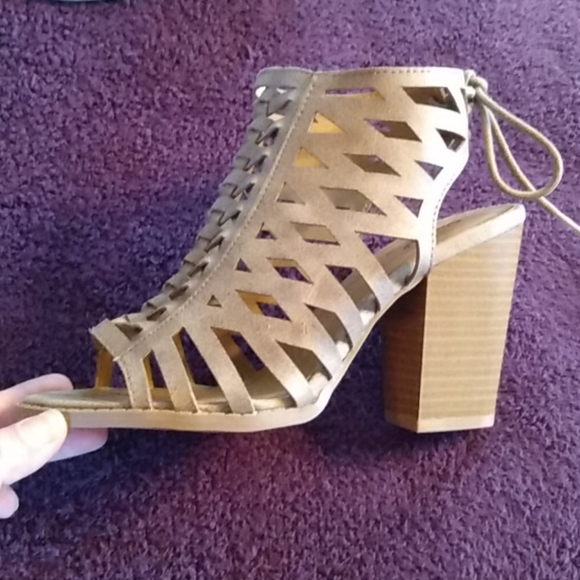 🤩HP🤩 Boho Chunky heel Qupid open toe sandal shoes size 6, 7 or 8 available - Picture 6 of 14